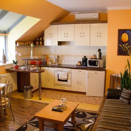 Jozsef Attila Lakas Apartment