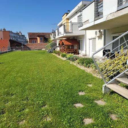 Jozsef Attila Lakas Apartment